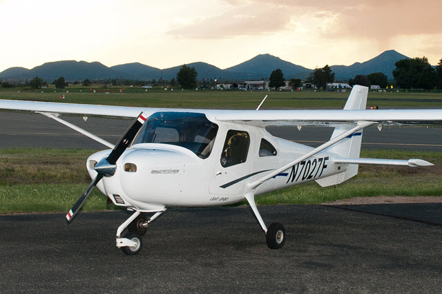 N7027F Cessna C-162 Skycatcher